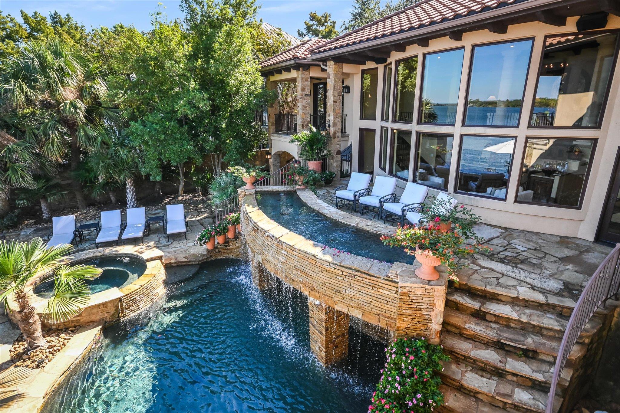 120 Applehead Island Dr, Horseshoe Bay, TX 78657