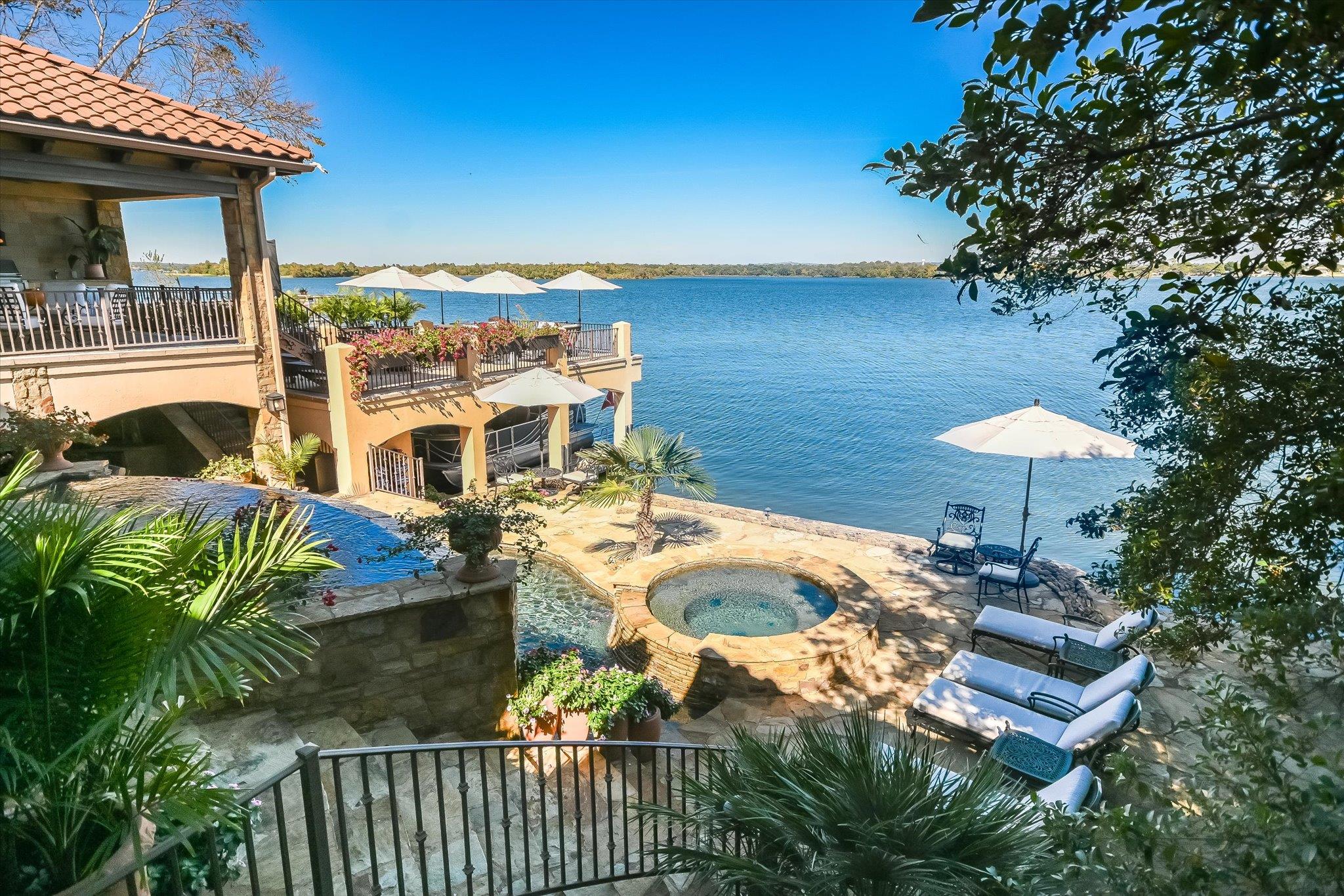 120 Applehead Island Dr, Horseshoe Bay, TX 78657