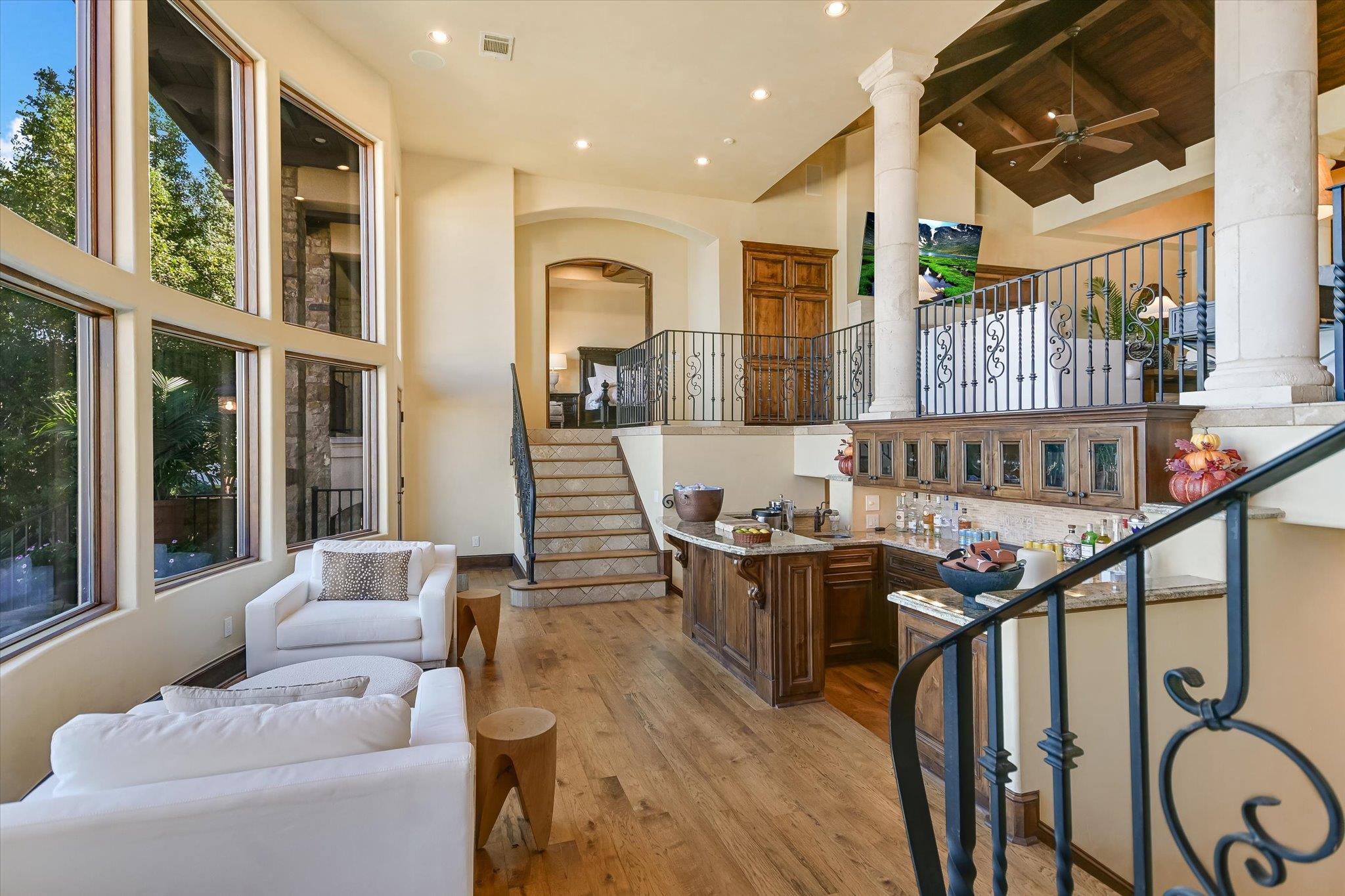 120 Applehead Island Dr, Horseshoe Bay, TX 78657