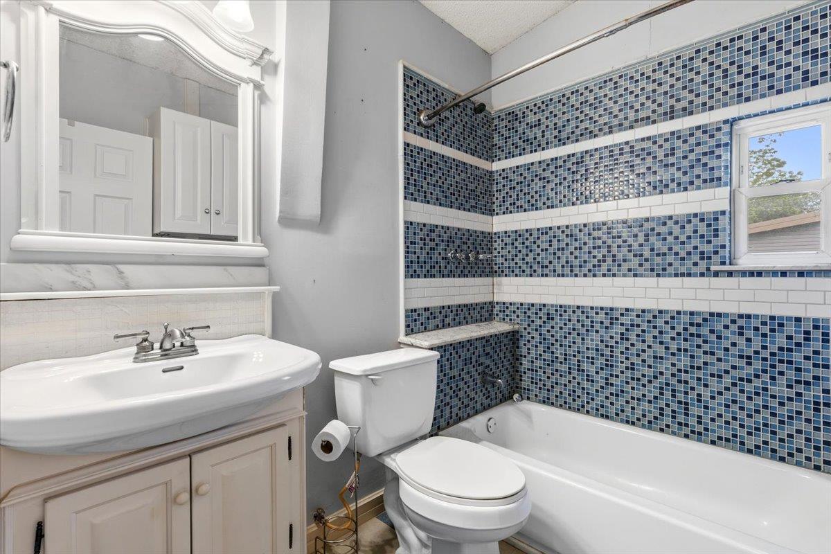 3122 River Rd, Cedar Creek, TX 78612