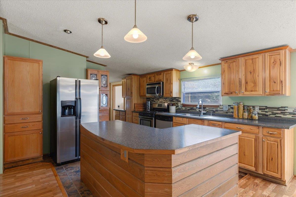 3122 River Rd, Cedar Creek, TX 78612