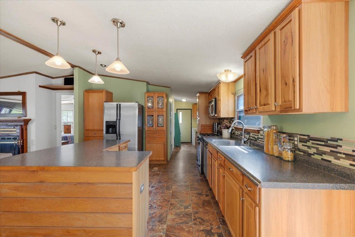 3122 River Rd, Cedar Creek, TX 78612