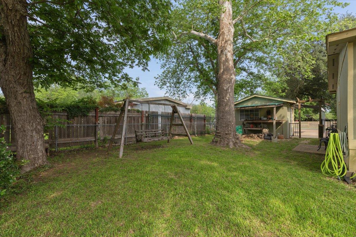 3122 River Rd, Cedar Creek, TX 78612
