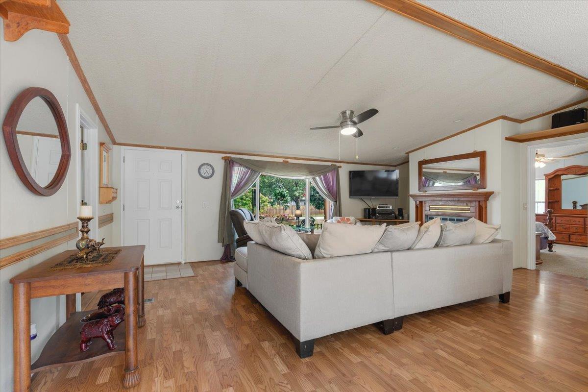 3122 River Rd, Cedar Creek, TX 78612