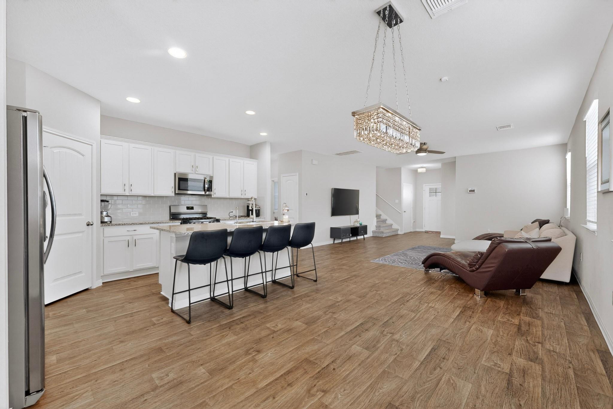 119 Stellamar Dr, Hutto, TX 78634