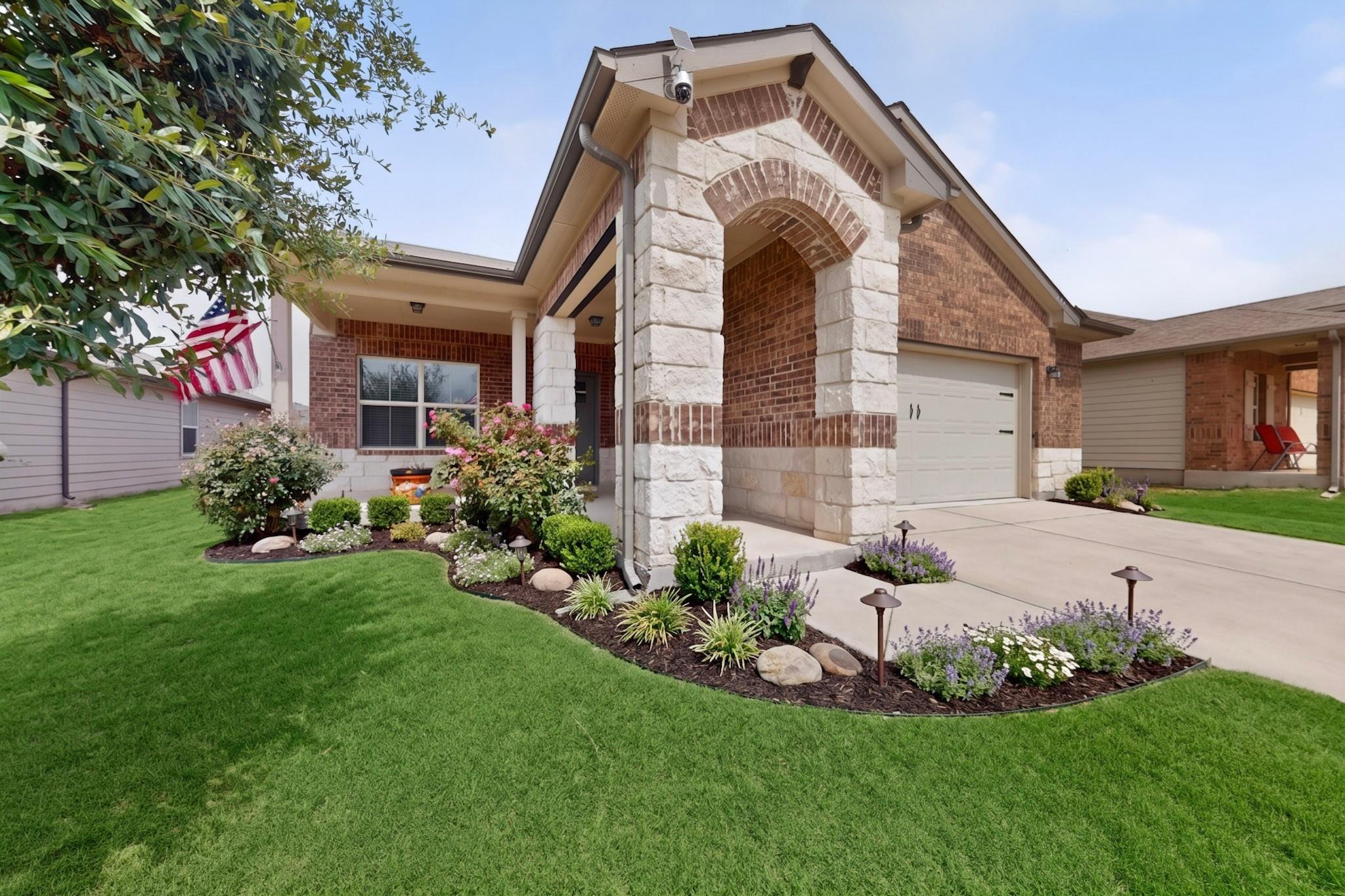 119 Stellamar Dr, Hutto, TX 78634