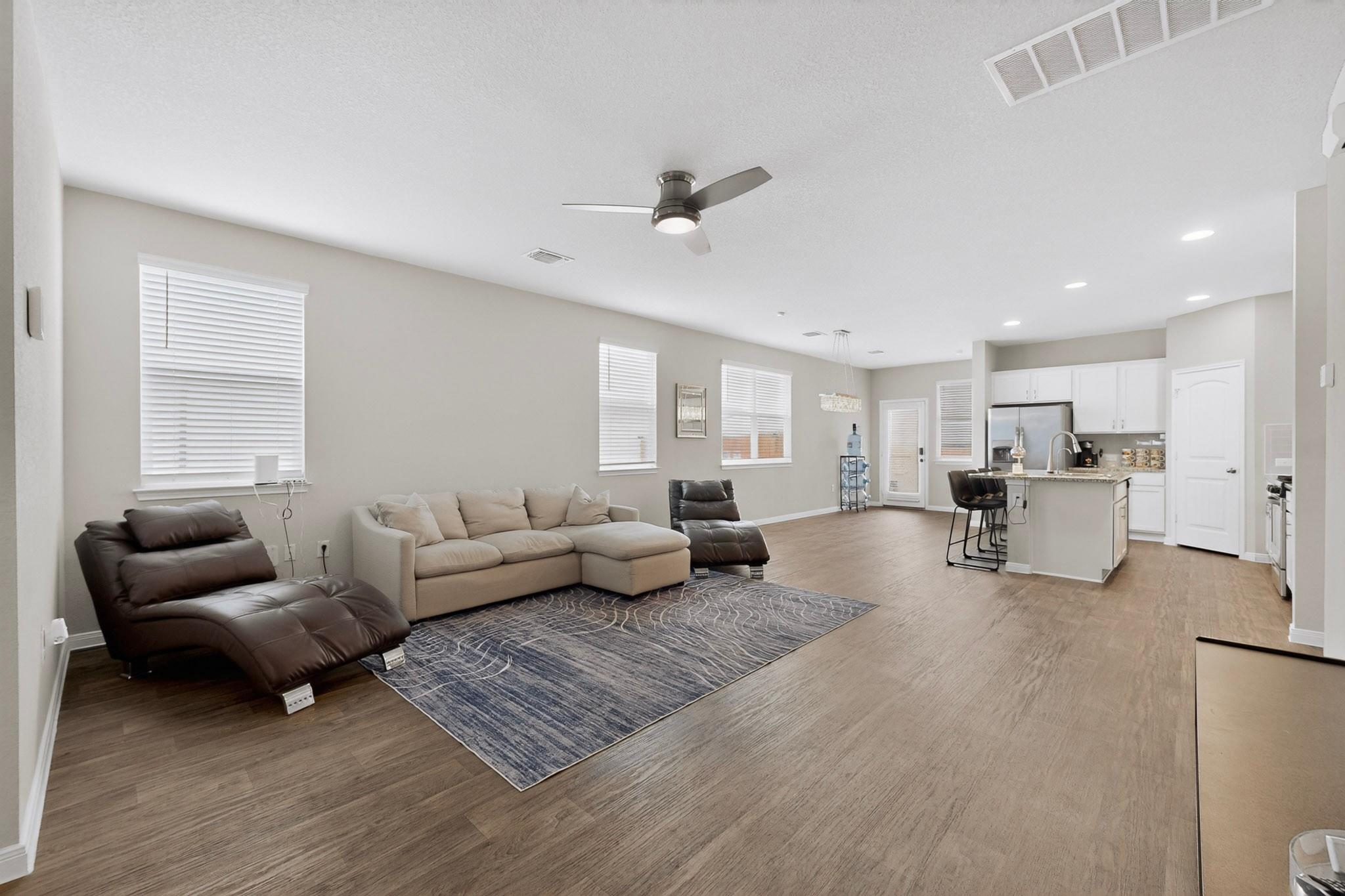 119 Stellamar Dr, Hutto, TX 78634