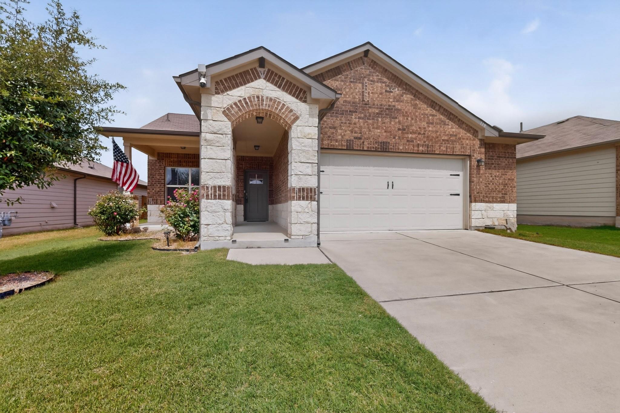 119 Stellamar Dr, Hutto, TX 78634
