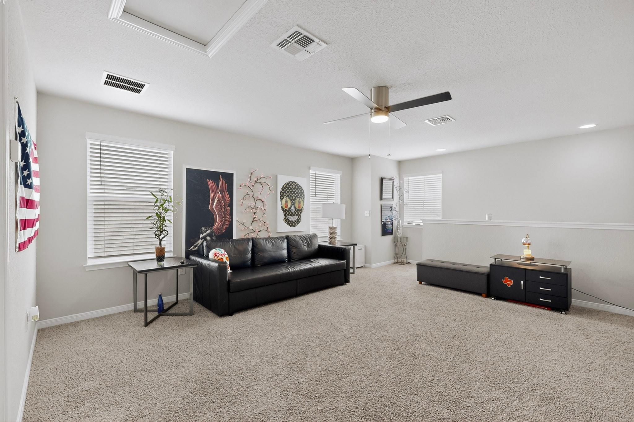 119 Stellamar Dr, Hutto, TX 78634