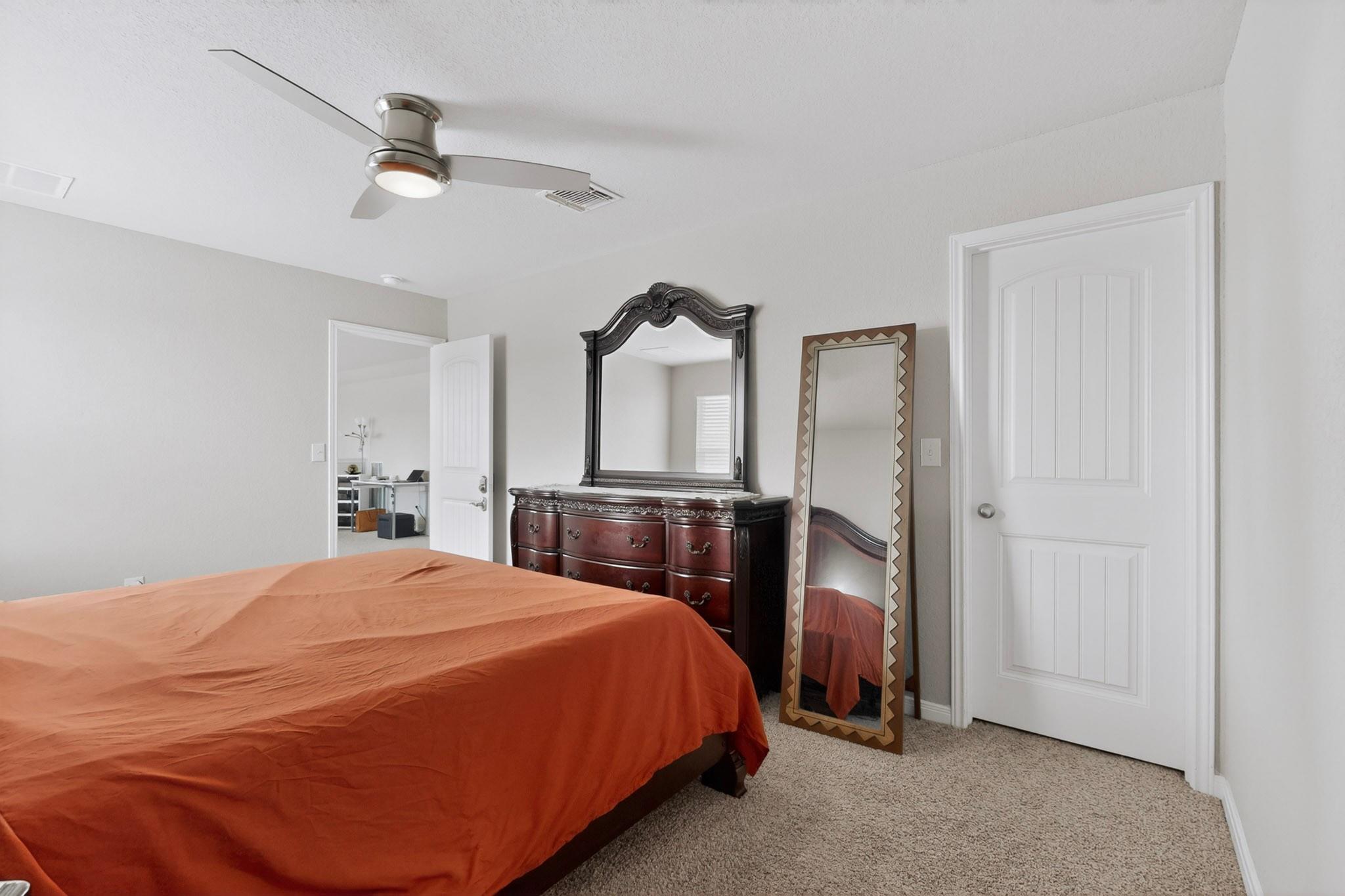 119 Stellamar Dr, Hutto, TX 78634