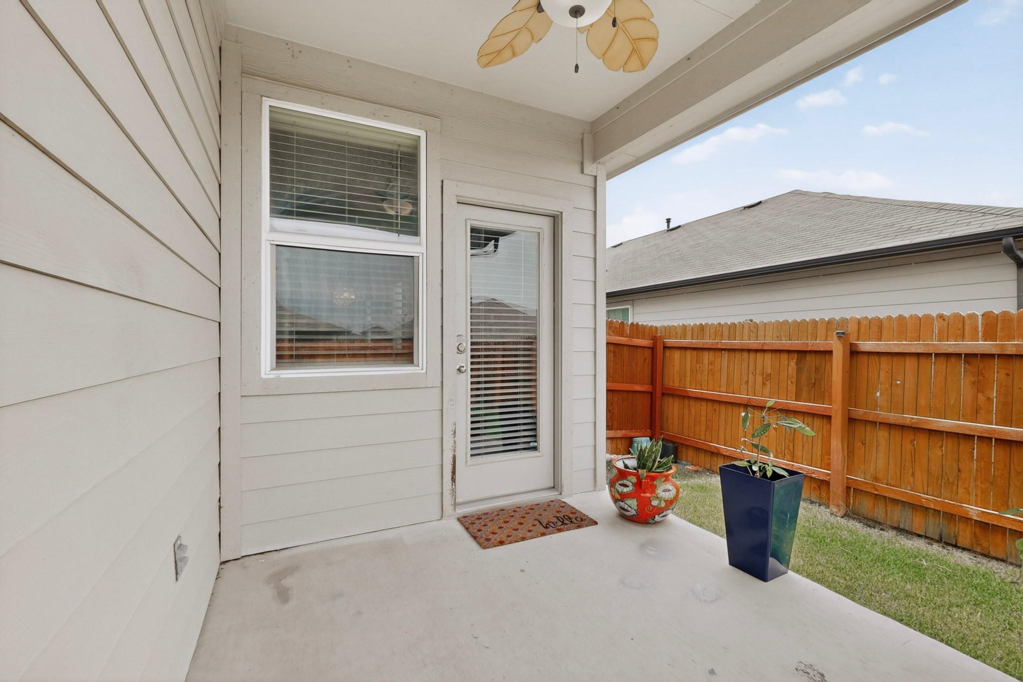 119 Stellamar Dr, Hutto, TX 78634