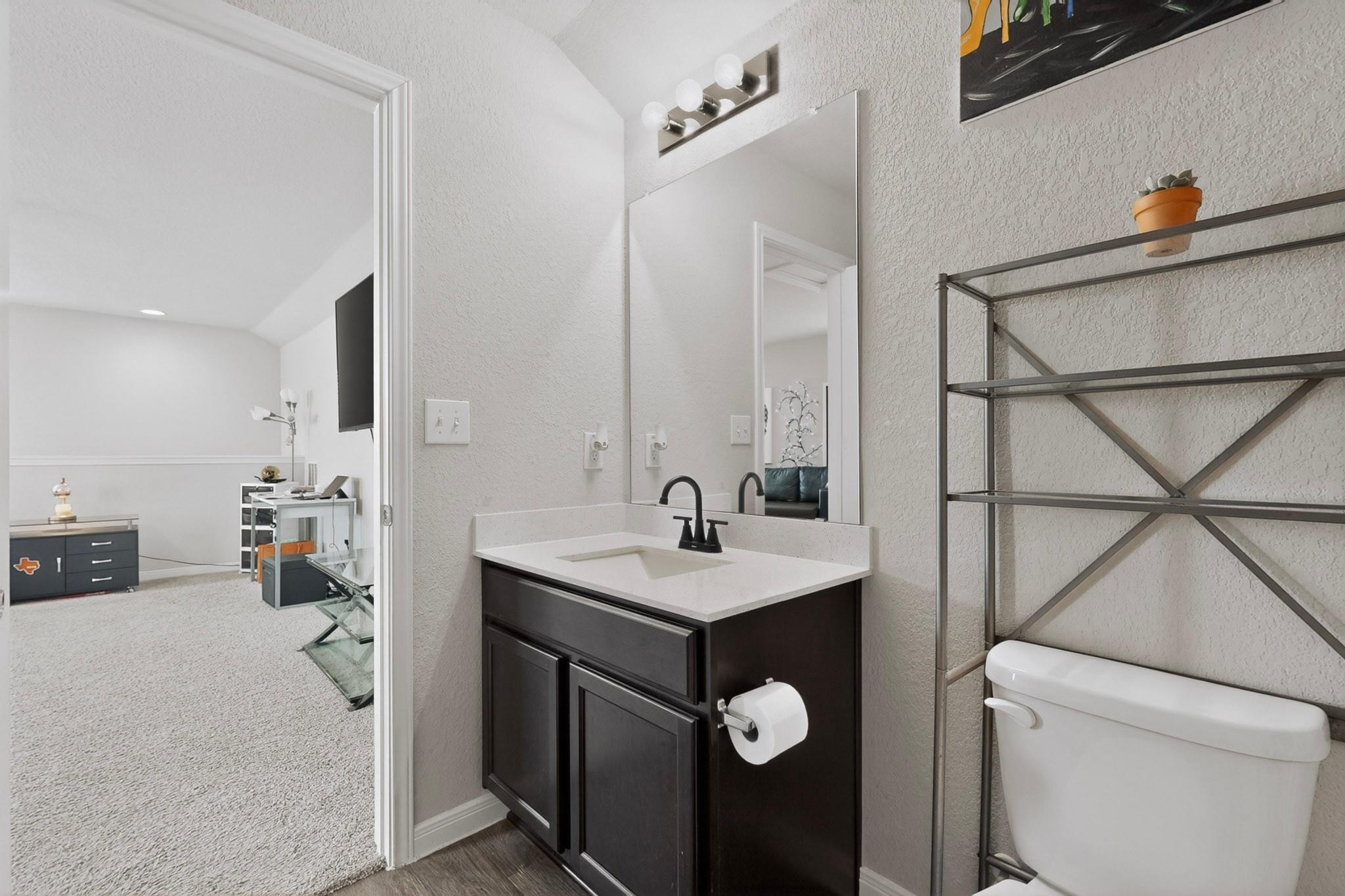 119 Stellamar Dr, Hutto, TX 78634