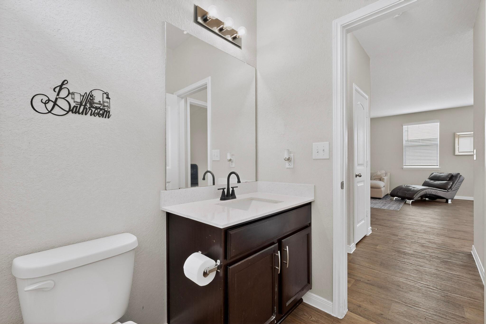 119 Stellamar Dr, Hutto, TX 78634