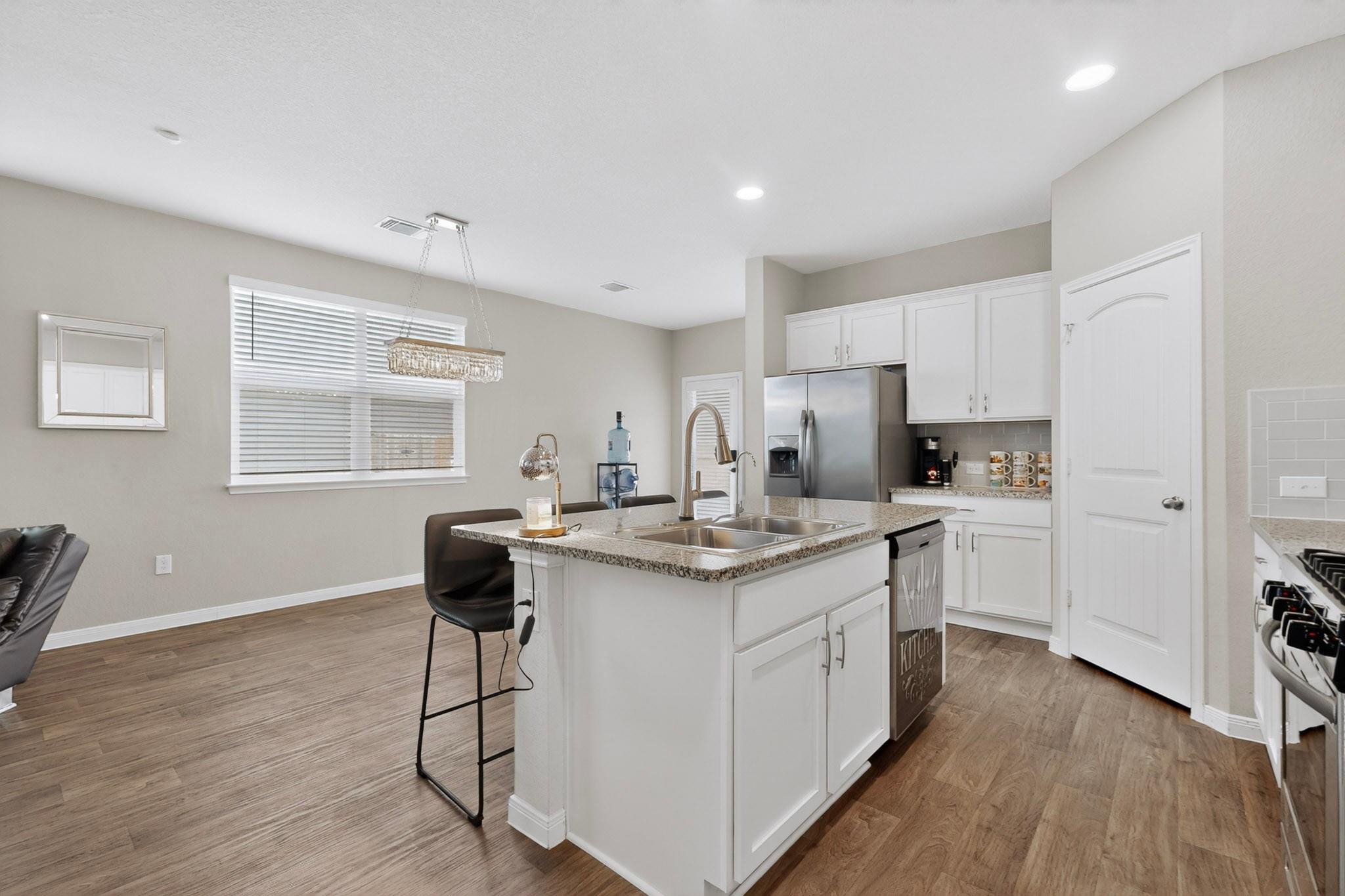 119 Stellamar Dr, Hutto, TX 78634