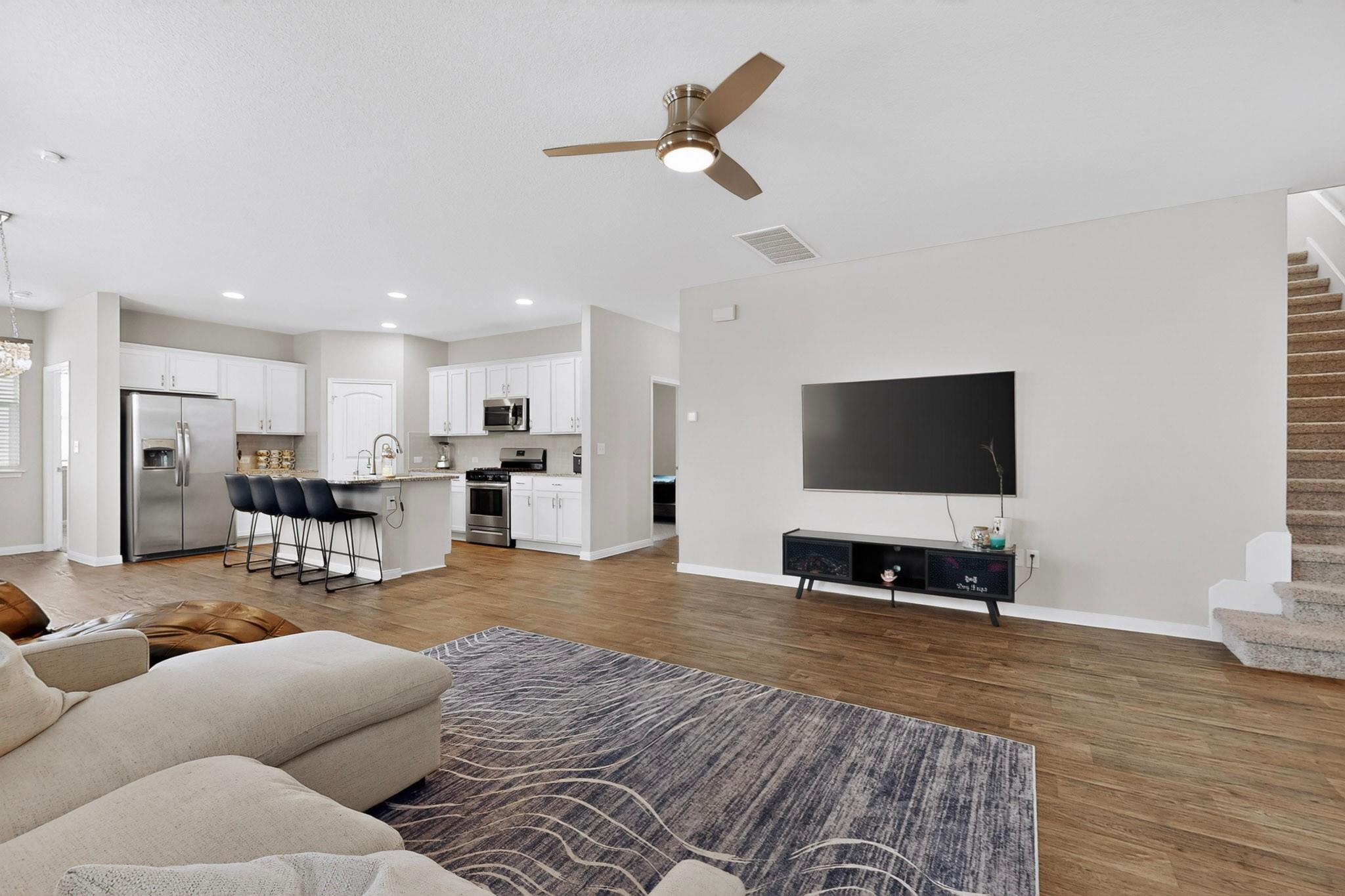 119 Stellamar Dr, Hutto, TX 78634