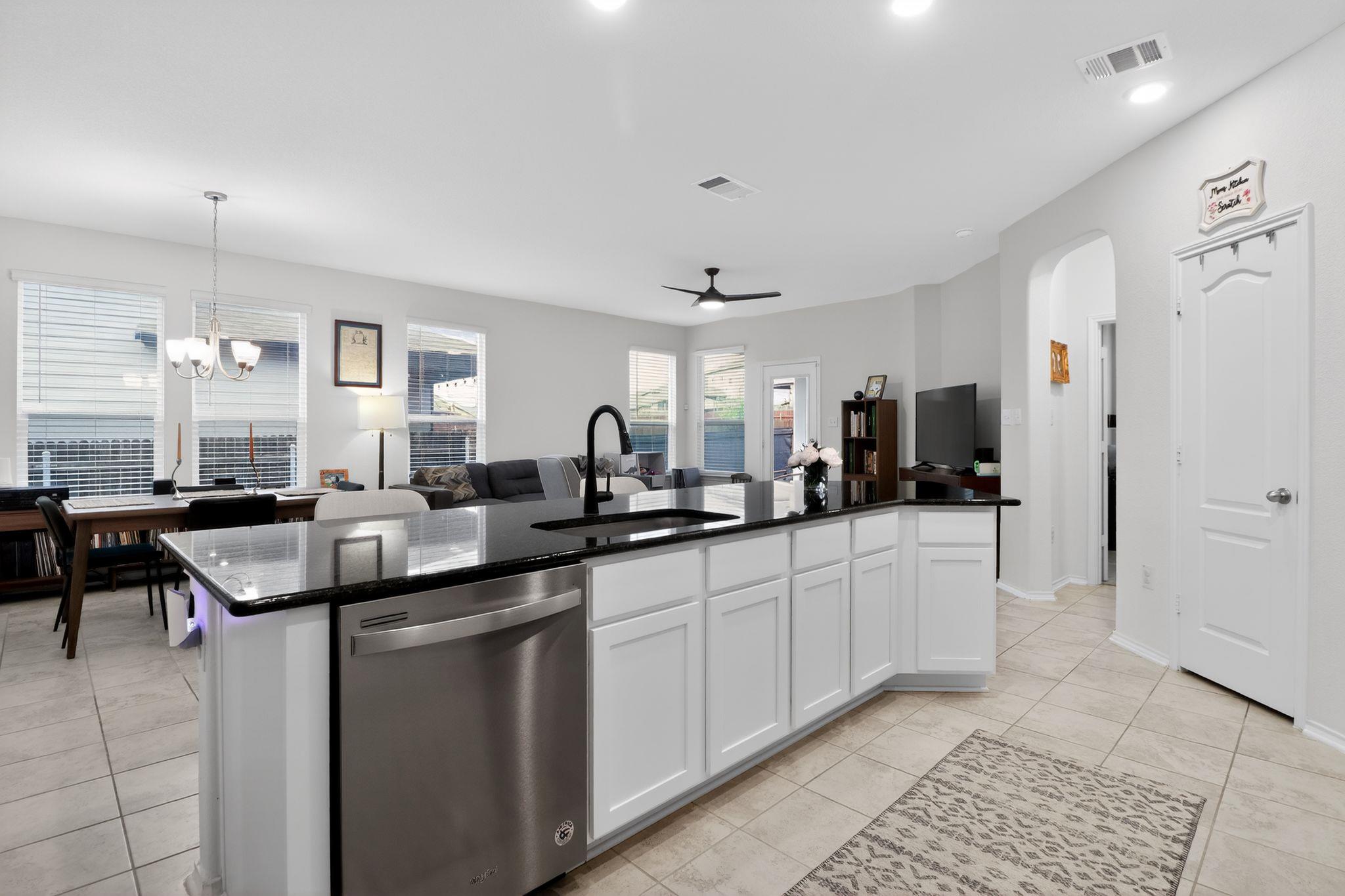 213 Jarbridge Dr, Kyle, TX 78640