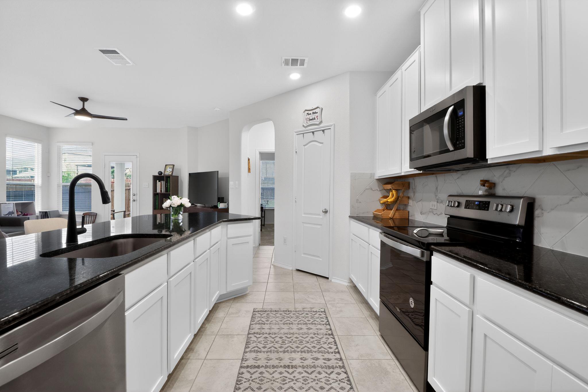 213 Jarbridge Dr, Kyle, TX 78640