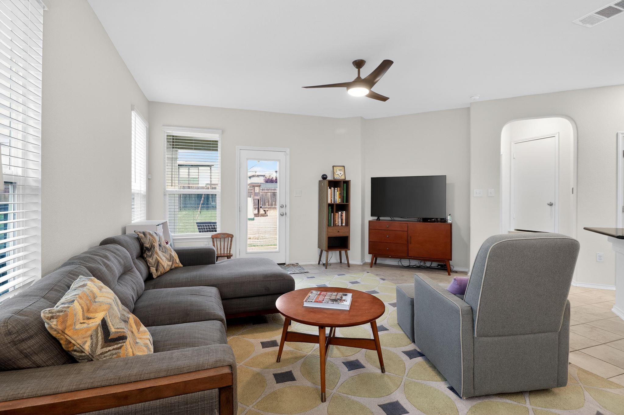 213 Jarbridge Dr, Kyle, TX 78640