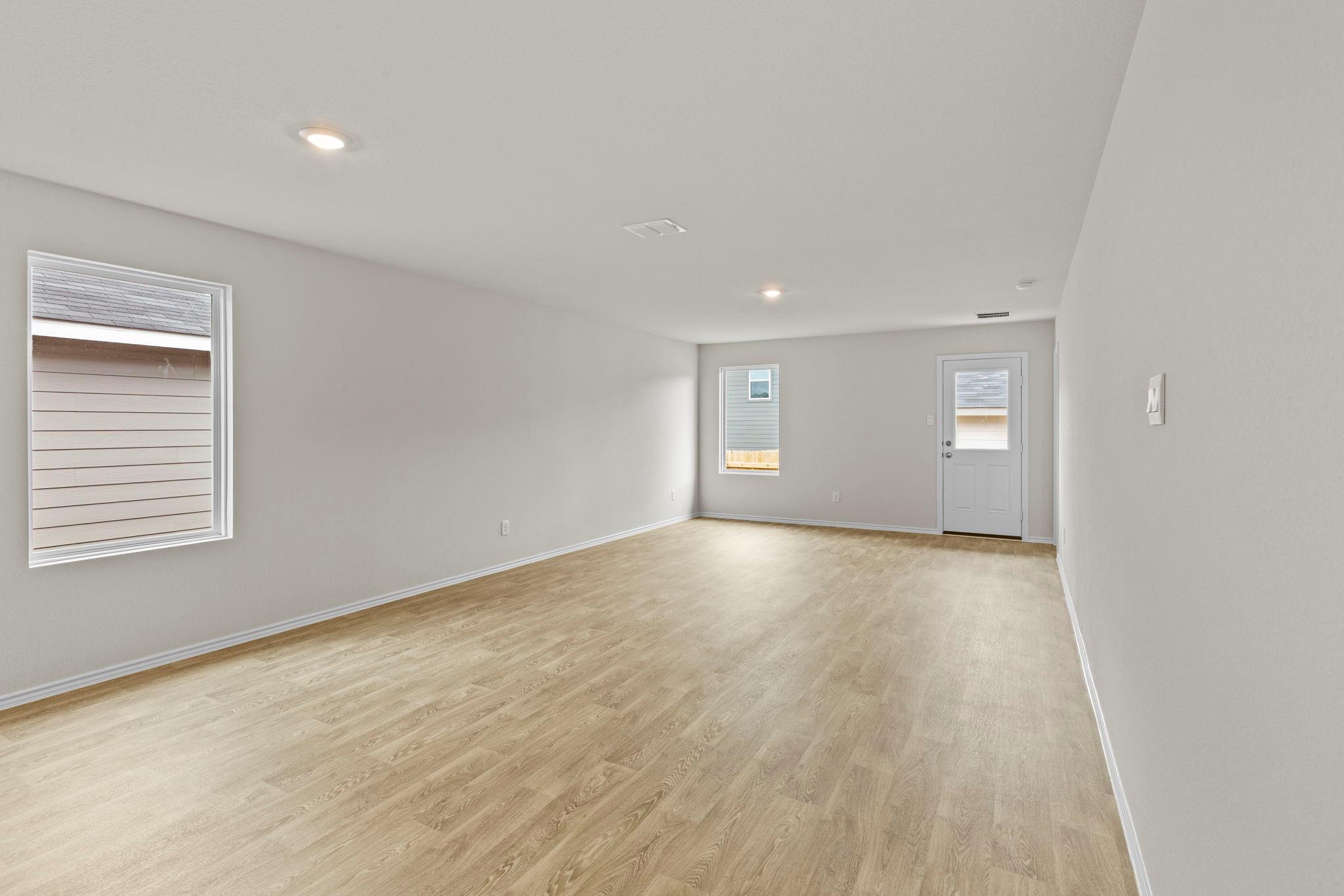 196 Surrey Oaks, Maxwell, TX 78656