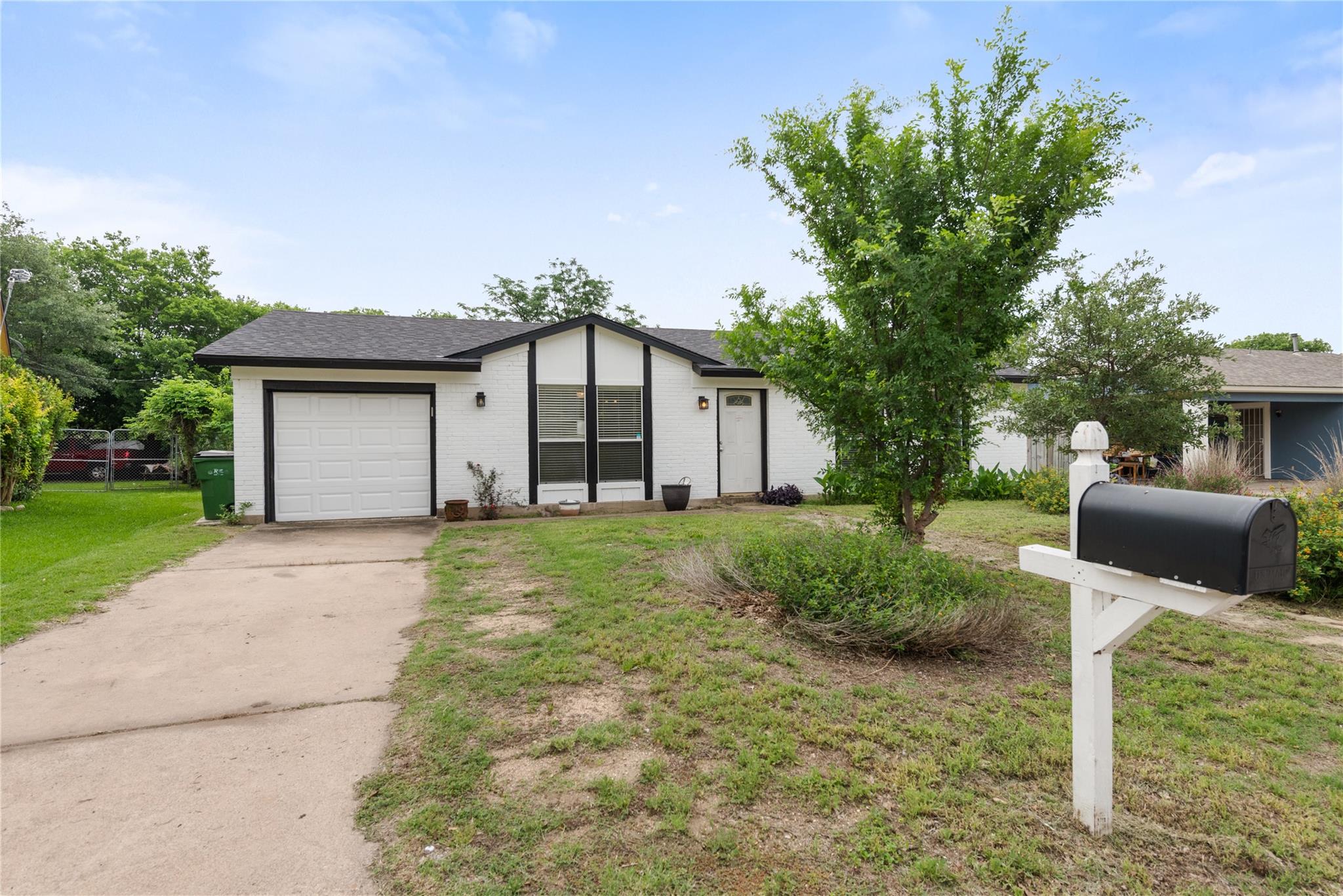 1904 Heathwood Cir, Round Rock, TX 78664