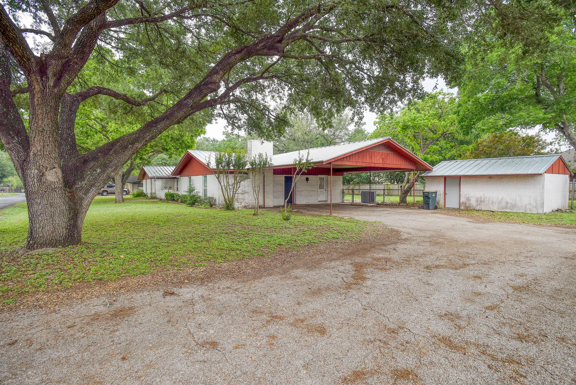 204 Maynard St, Bastrop, TX 78602