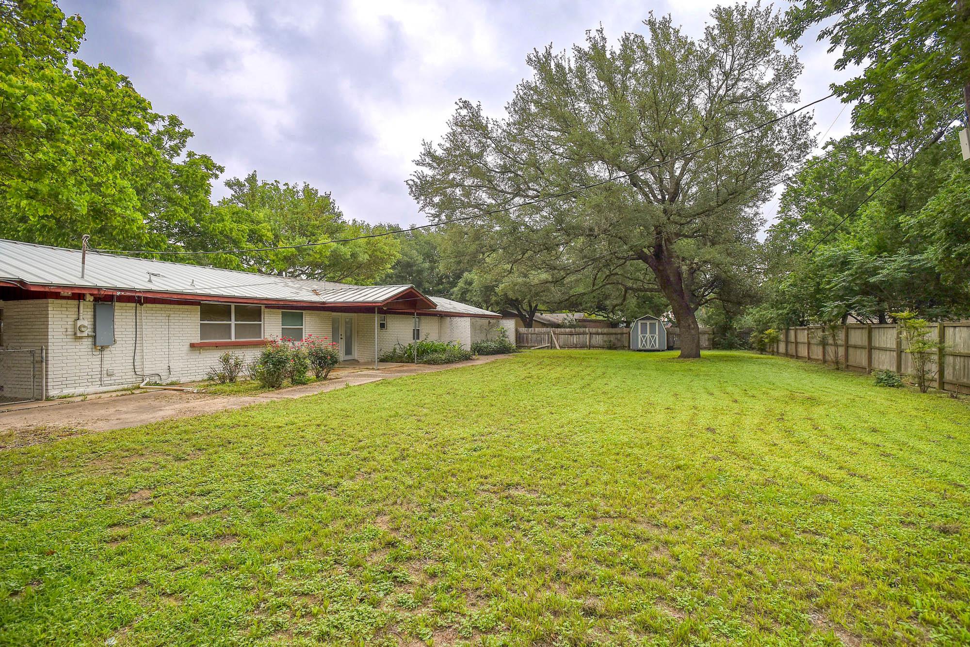 204 Maynard St, Bastrop, TX 78602