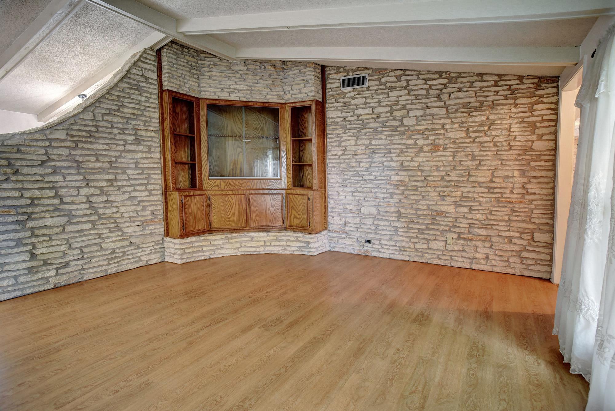 204 Maynard St, Bastrop, TX 78602