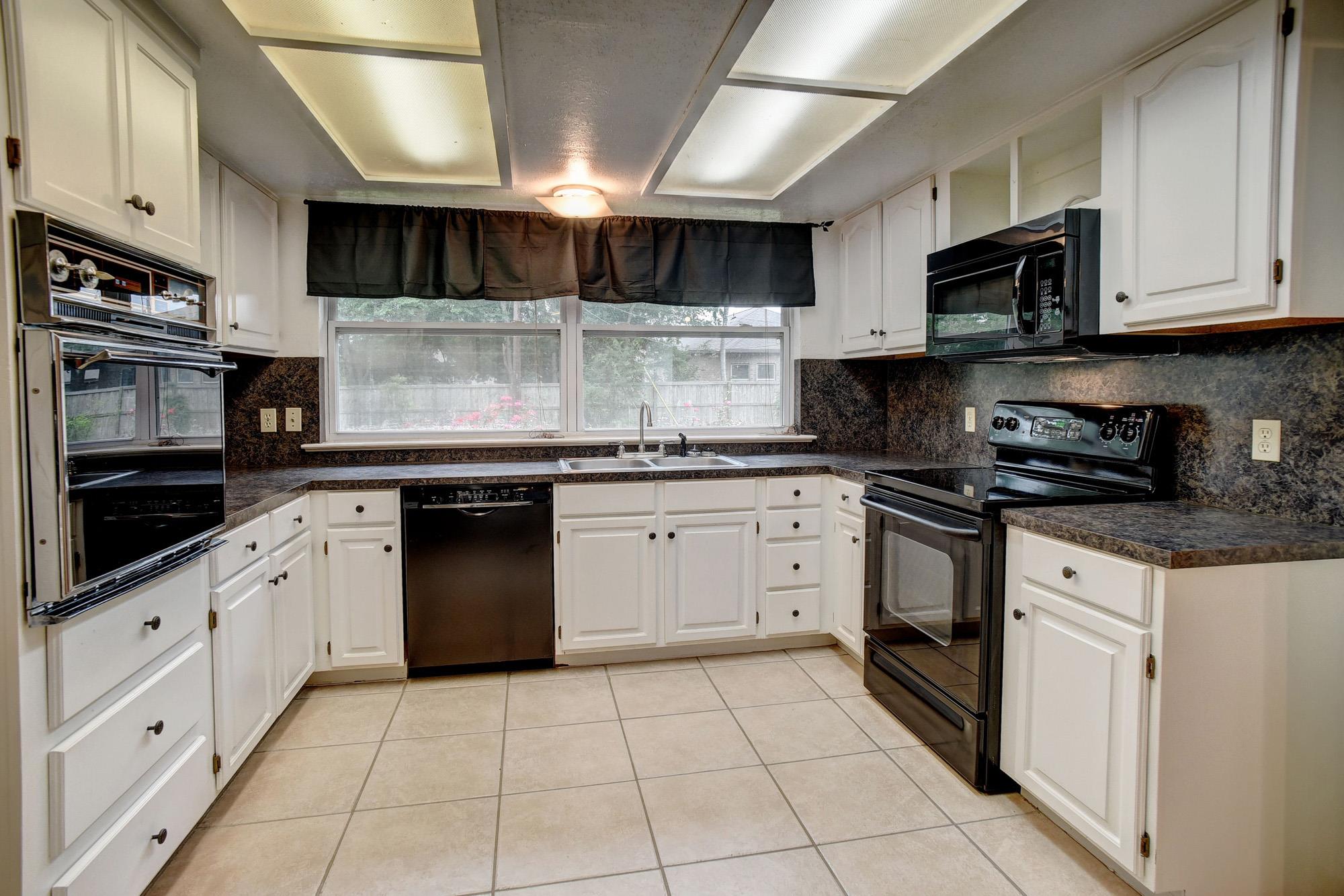 204 Maynard St, Bastrop, TX 78602