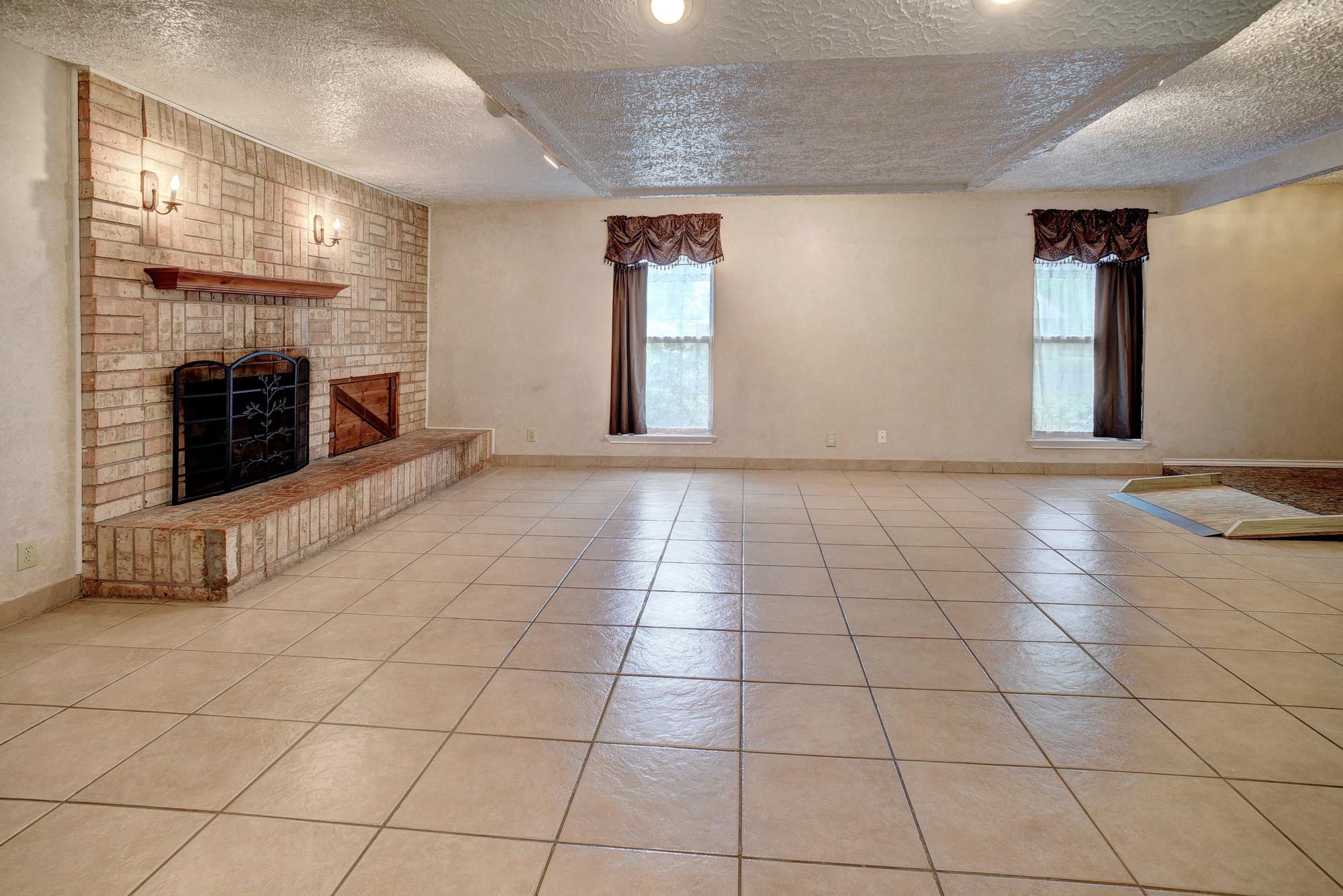 204 Maynard St, Bastrop, TX 78602