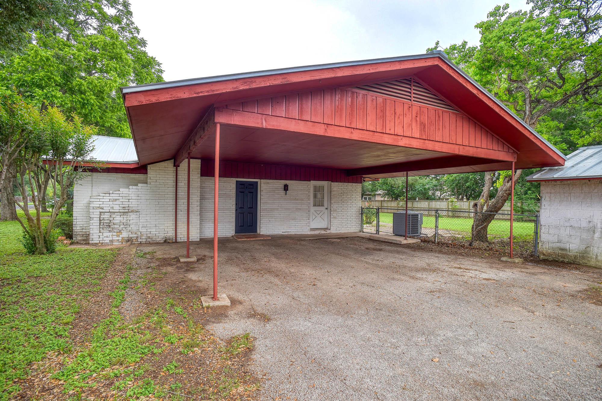 204 Maynard St, Bastrop, TX 78602