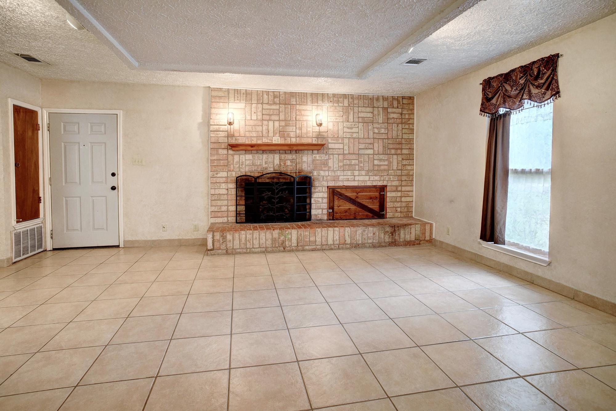 204 Maynard St, Bastrop, TX 78602