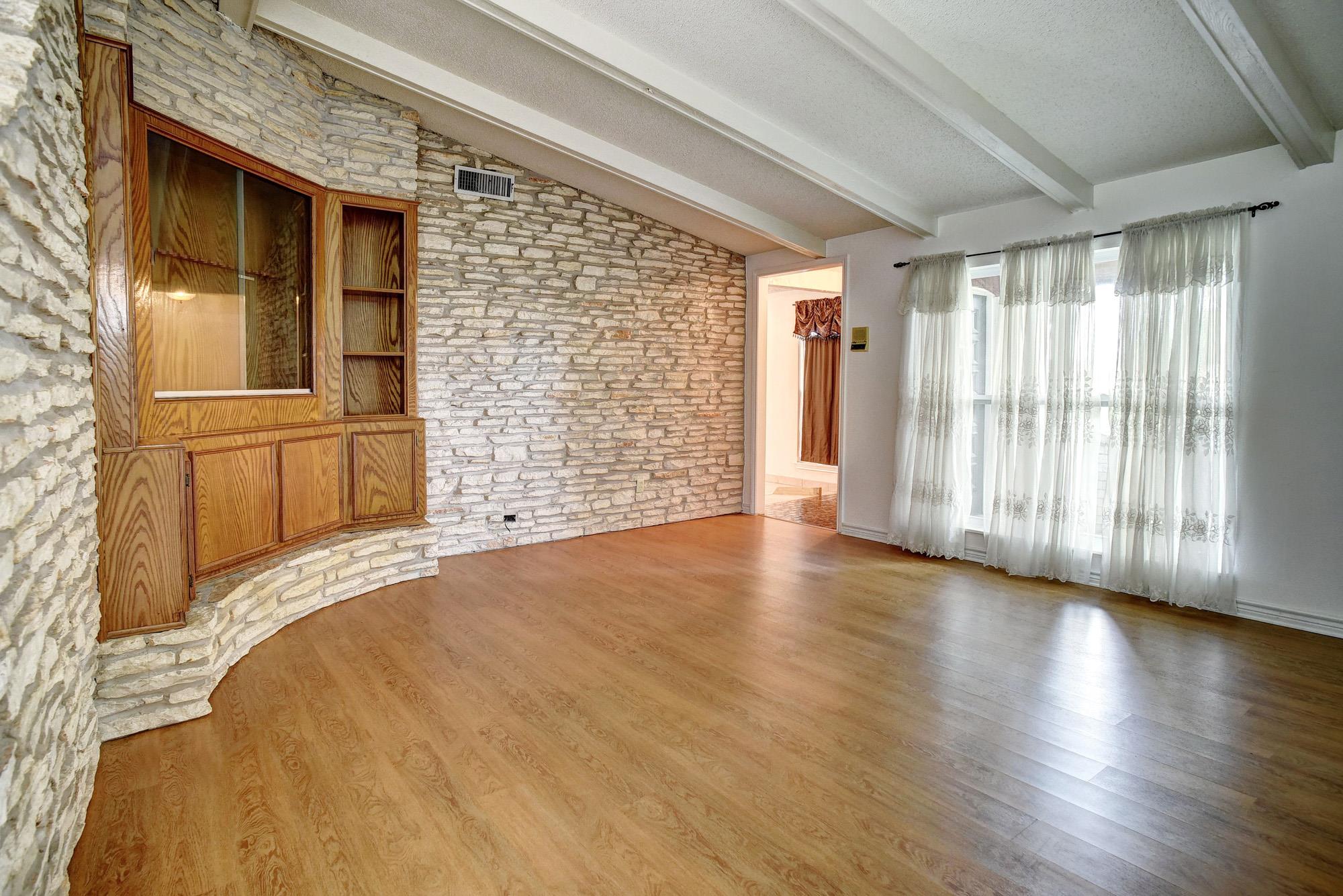 204 Maynard St, Bastrop, TX 78602