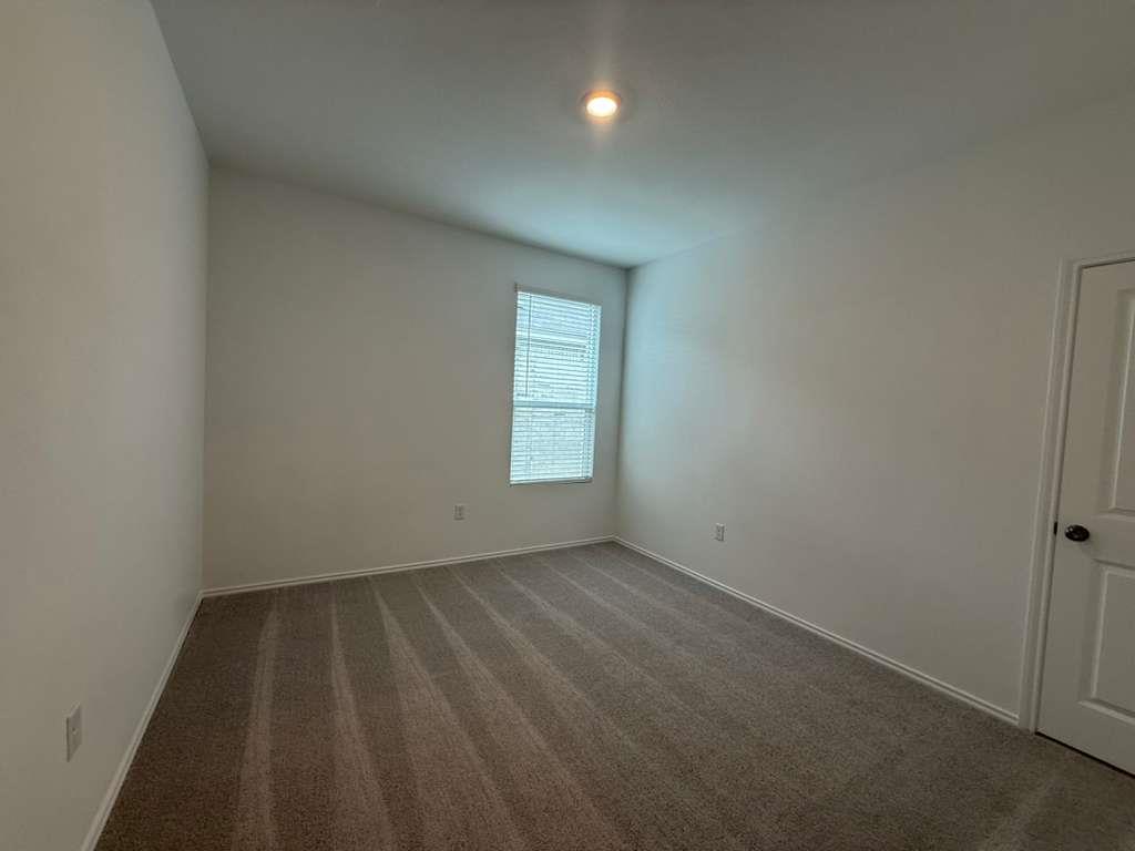 114 Brabham Loop, Hutto, TX 78634