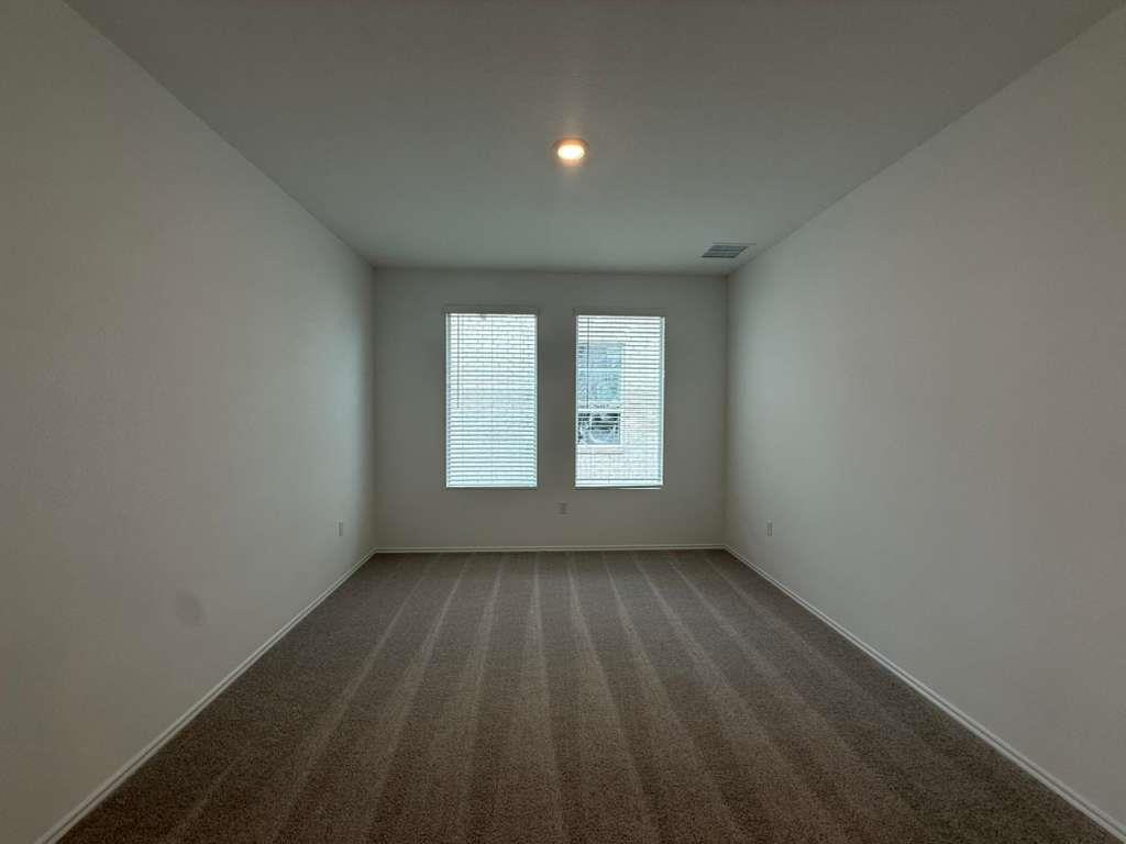 114 Brabham Loop, Hutto, TX 78634