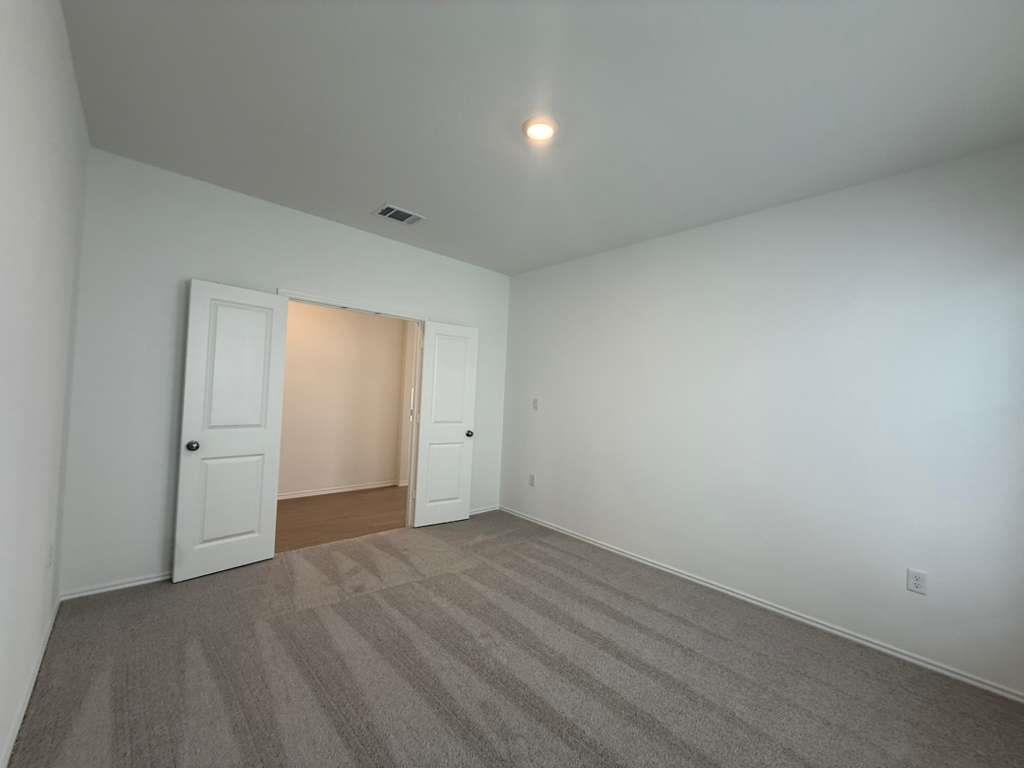 114 Brabham Loop, Hutto, TX 78634