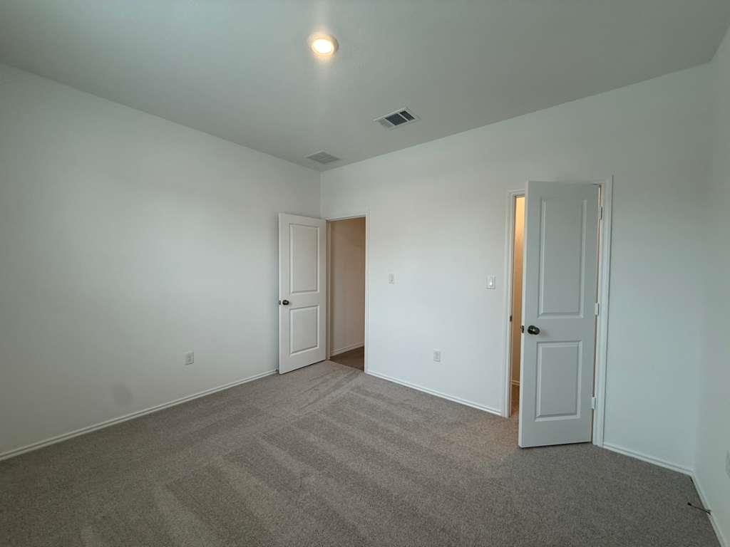 114 Brabham Loop, Hutto, TX 78634