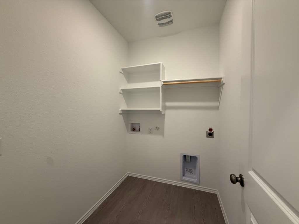 114 Brabham Loop, Hutto, TX 78634