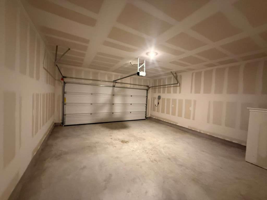 114 Brabham Loop, Hutto, TX 78634