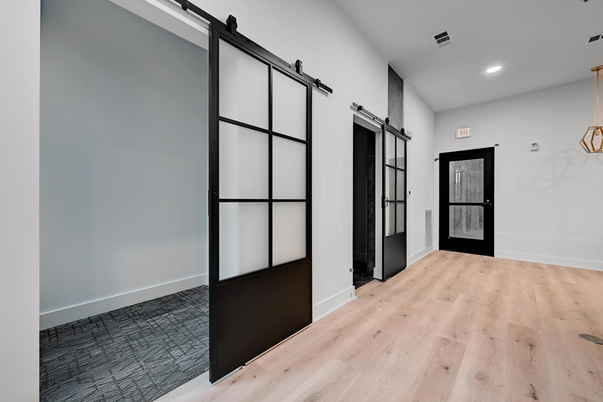 2500 Longview St # 303, Austin, TX 78705
