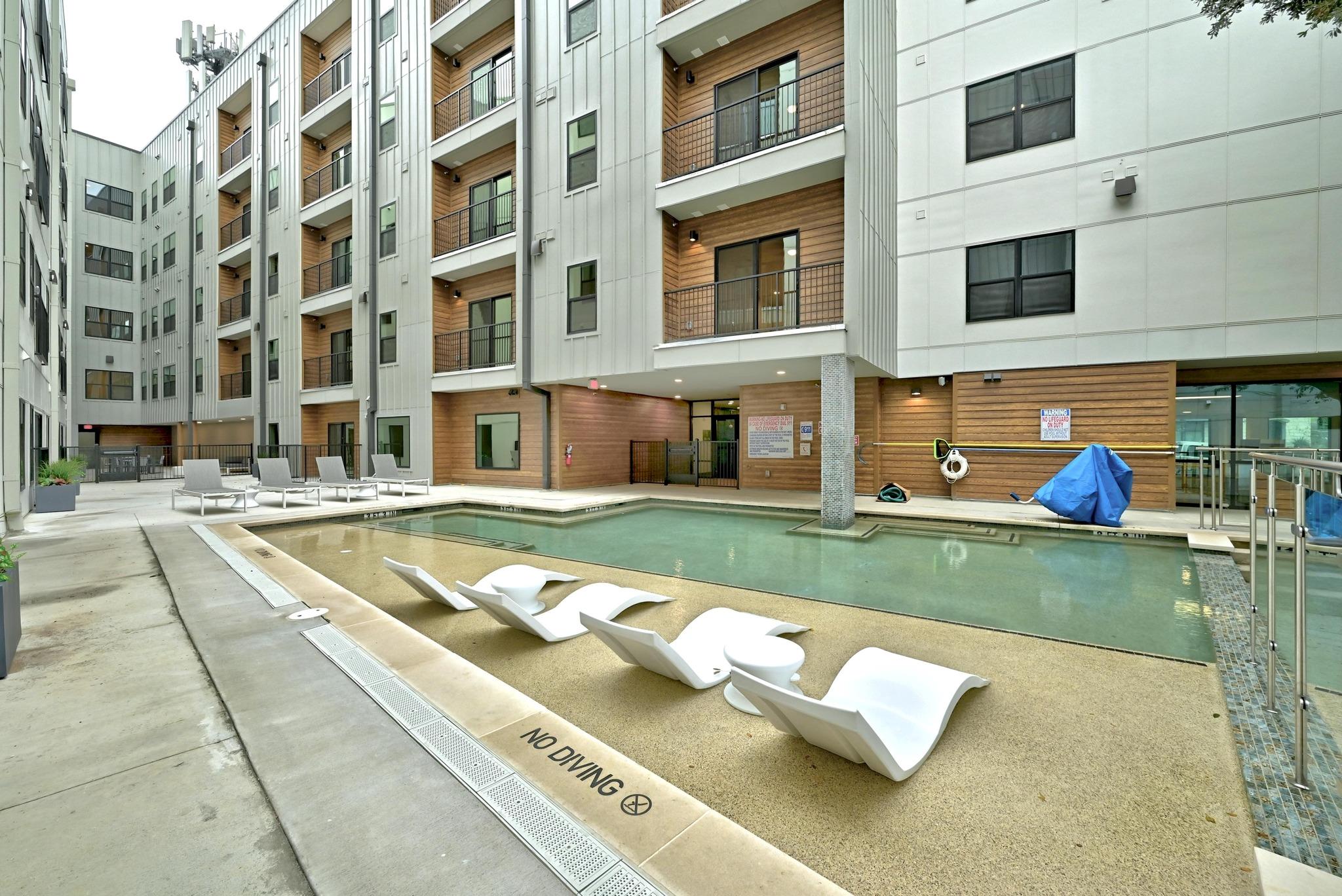 2500 Longview St # 303, Austin, TX 78705