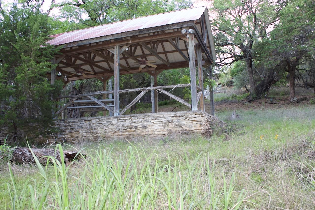 555 Hillsedge Rd, Wimberley, TX 78676