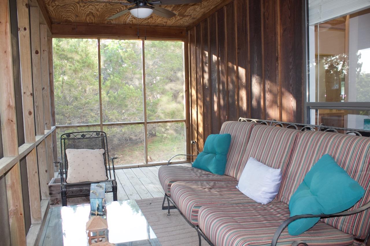 555 Hillsedge Rd, Wimberley, TX 78676