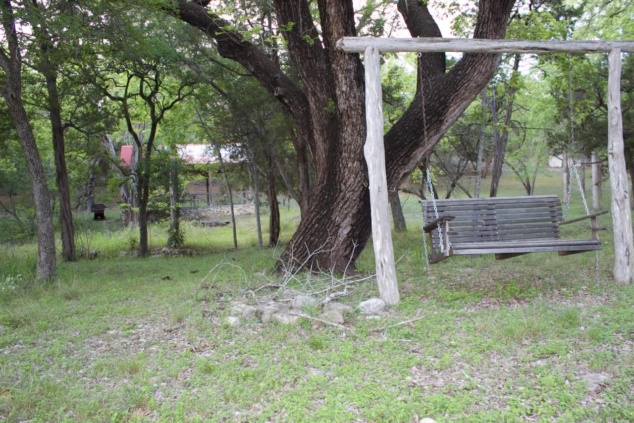 555 Hillsedge Rd, Wimberley, TX 78676