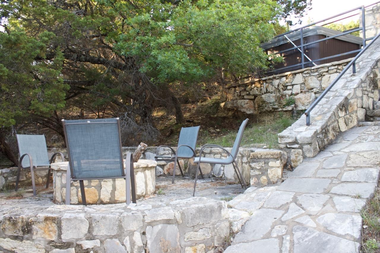 555 Hillsedge Rd, Wimberley, TX 78676