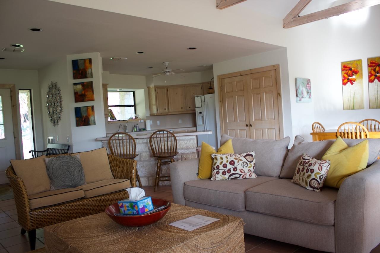555 Hillsedge Rd, Wimberley, TX 78676
