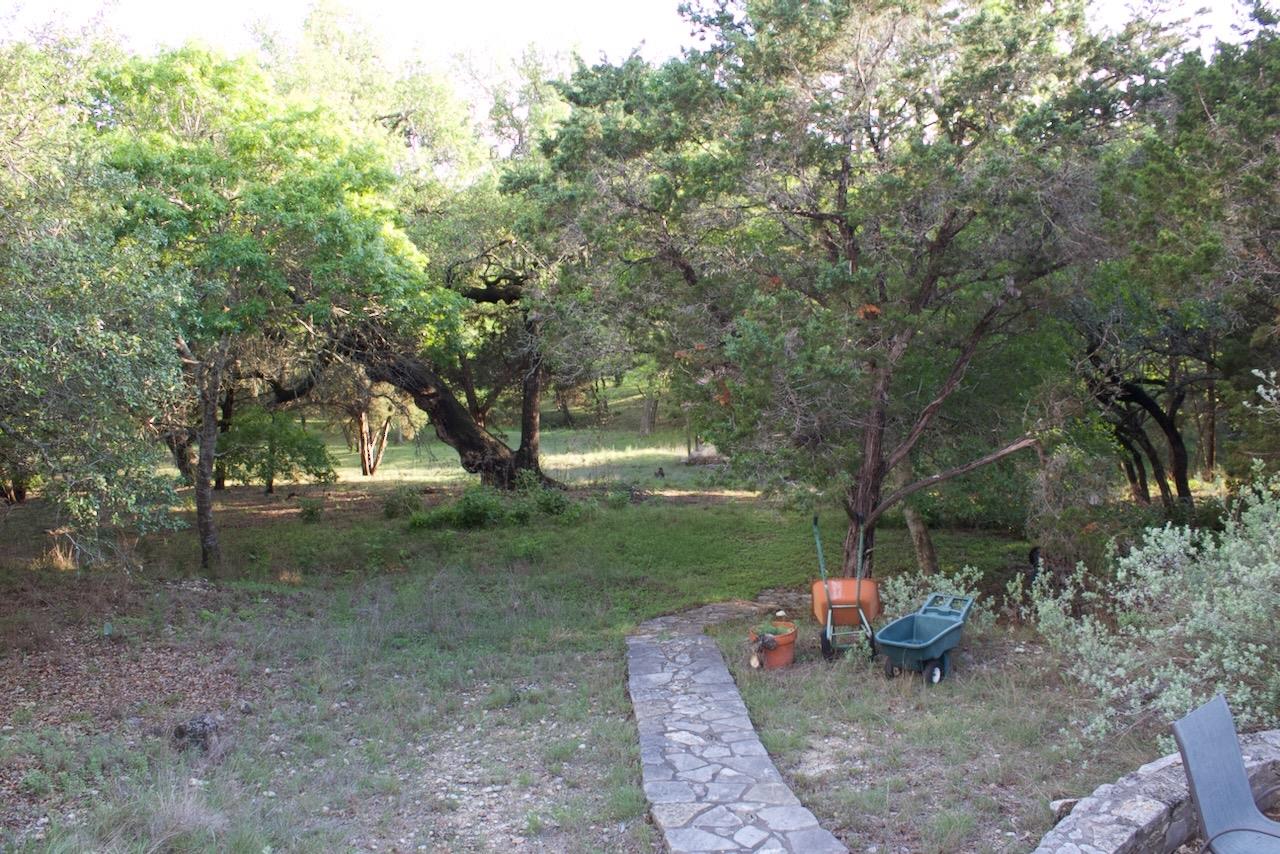 555 Hillsedge Rd, Wimberley, TX 78676