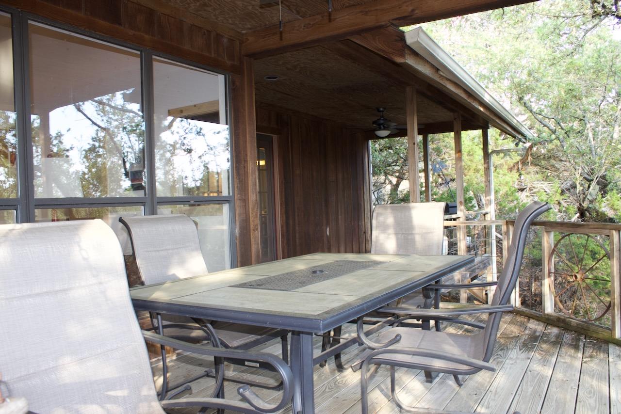 555 Hillsedge Rd, Wimberley, TX 78676