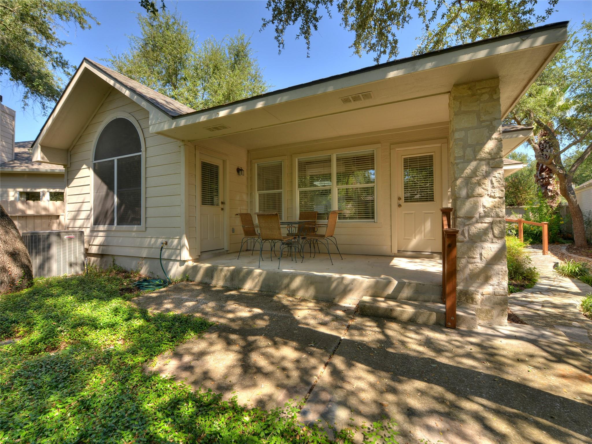 11 Troon Dr, Austin, TX 78738