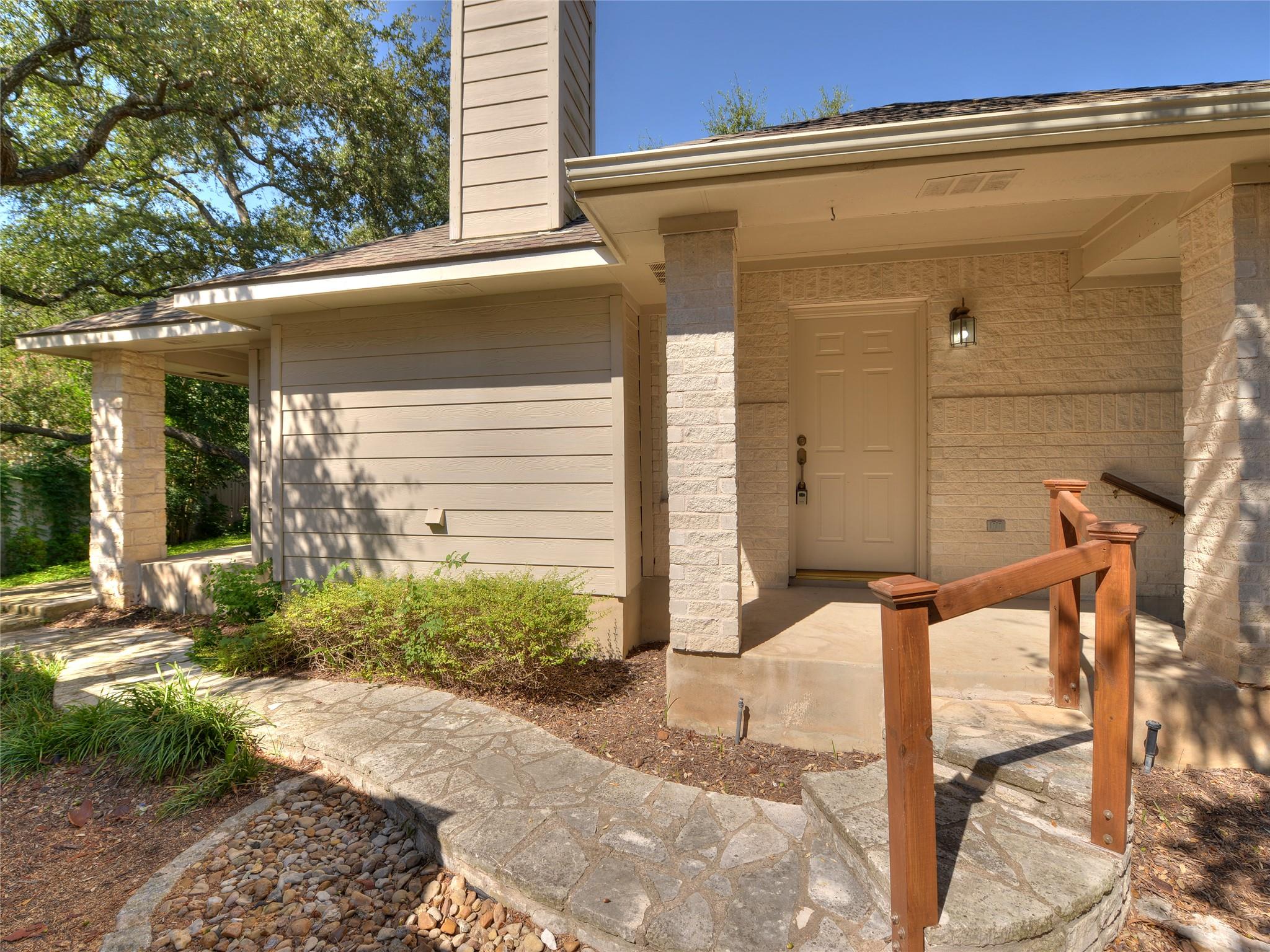 11 Troon Dr, Austin, TX 78738