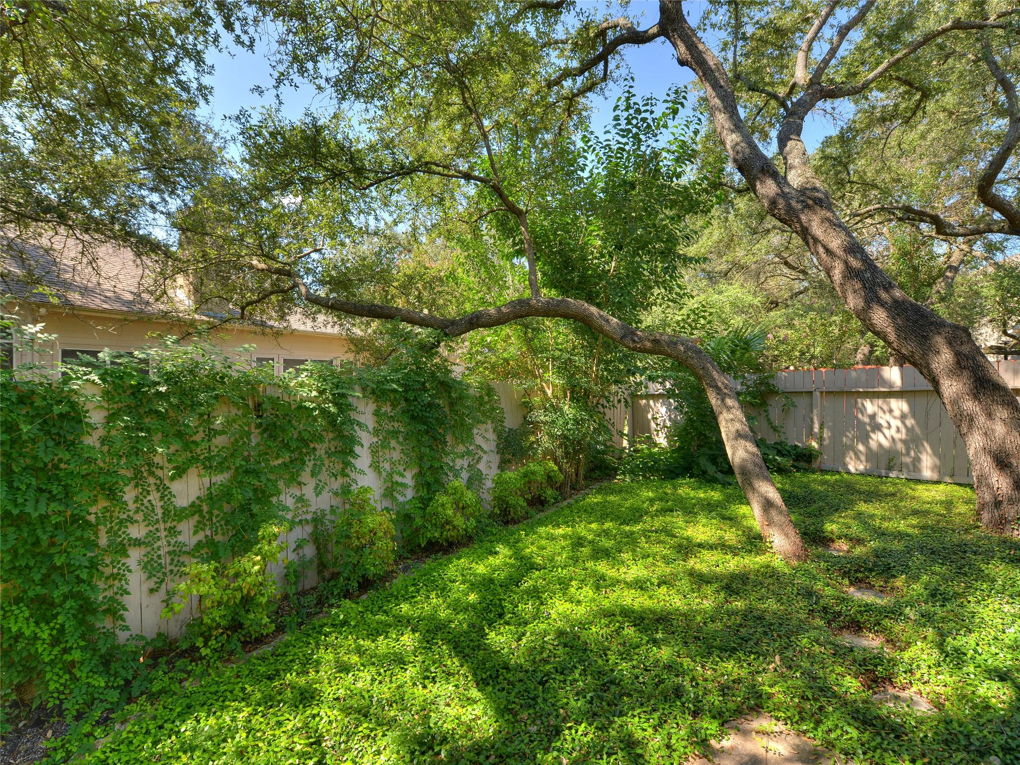 11 Troon Dr, Austin, TX 78738